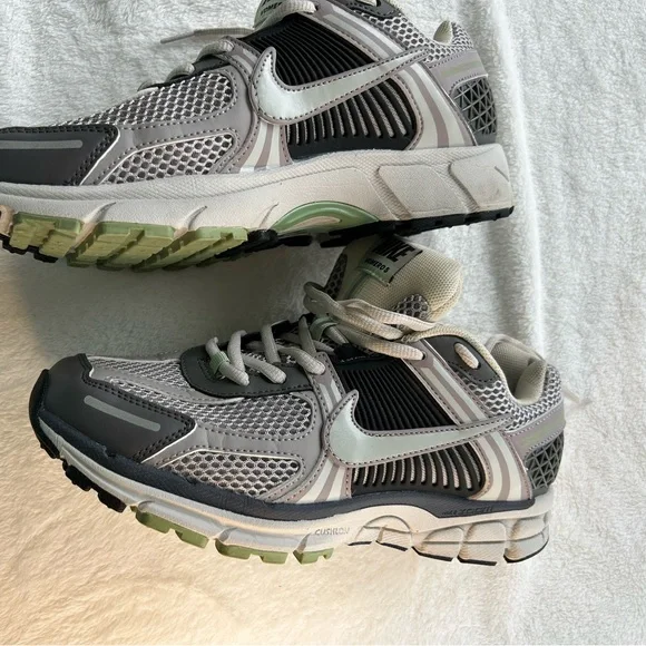 Nike Zoom Vomero 5 Cobblestone Tennis Shoes FB8825-001 Men’s 8.5 - Picture 2 of 10